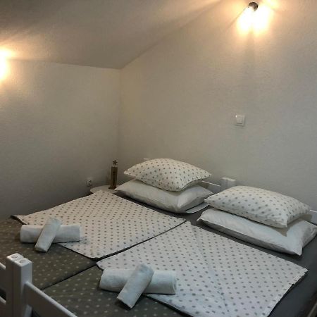 Apartmani Kaic リヴノ エクステリア 写真