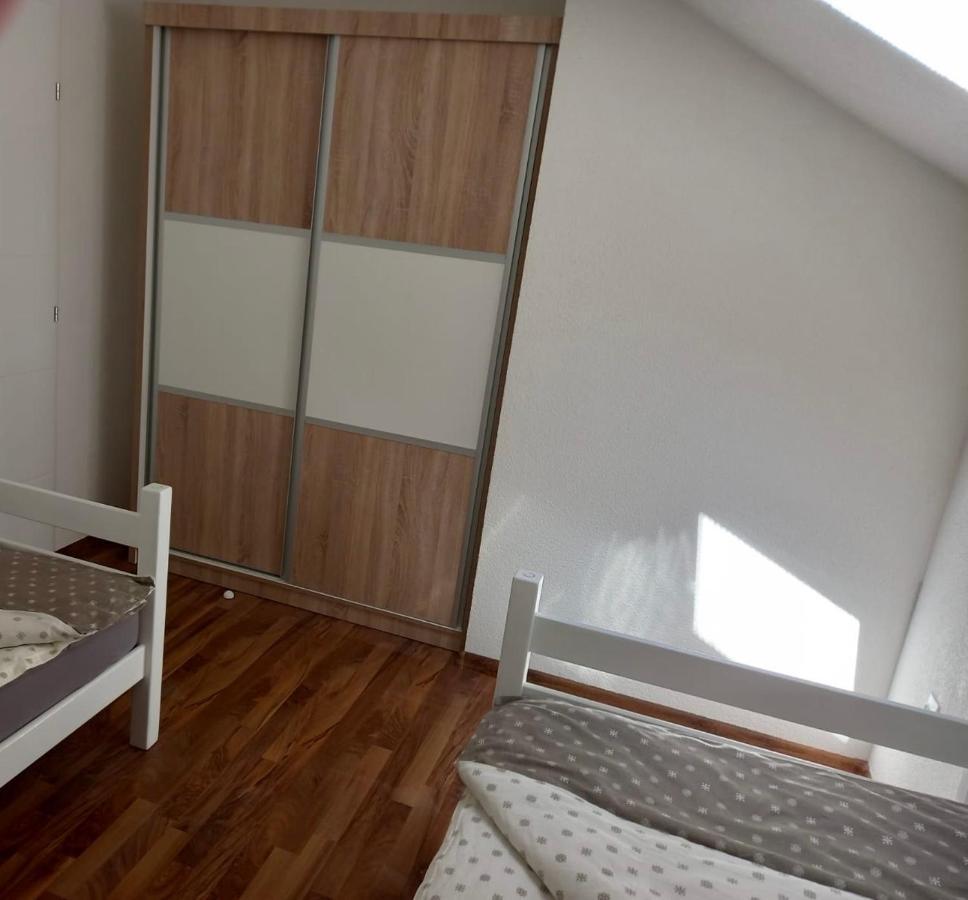 Apartmani Kaic リヴノ エクステリア 写真