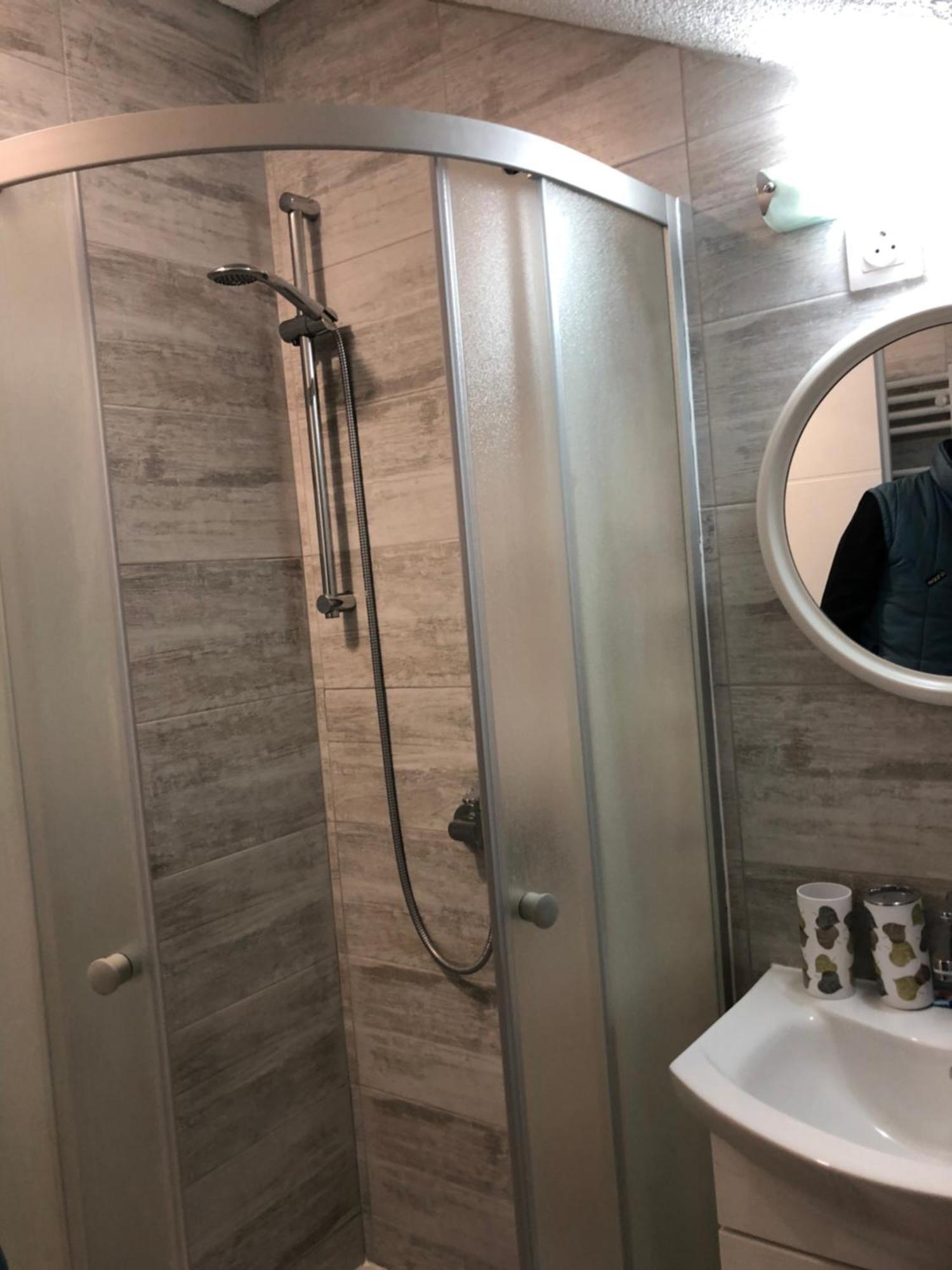 Apartmani Kaic リヴノ 部屋 写真